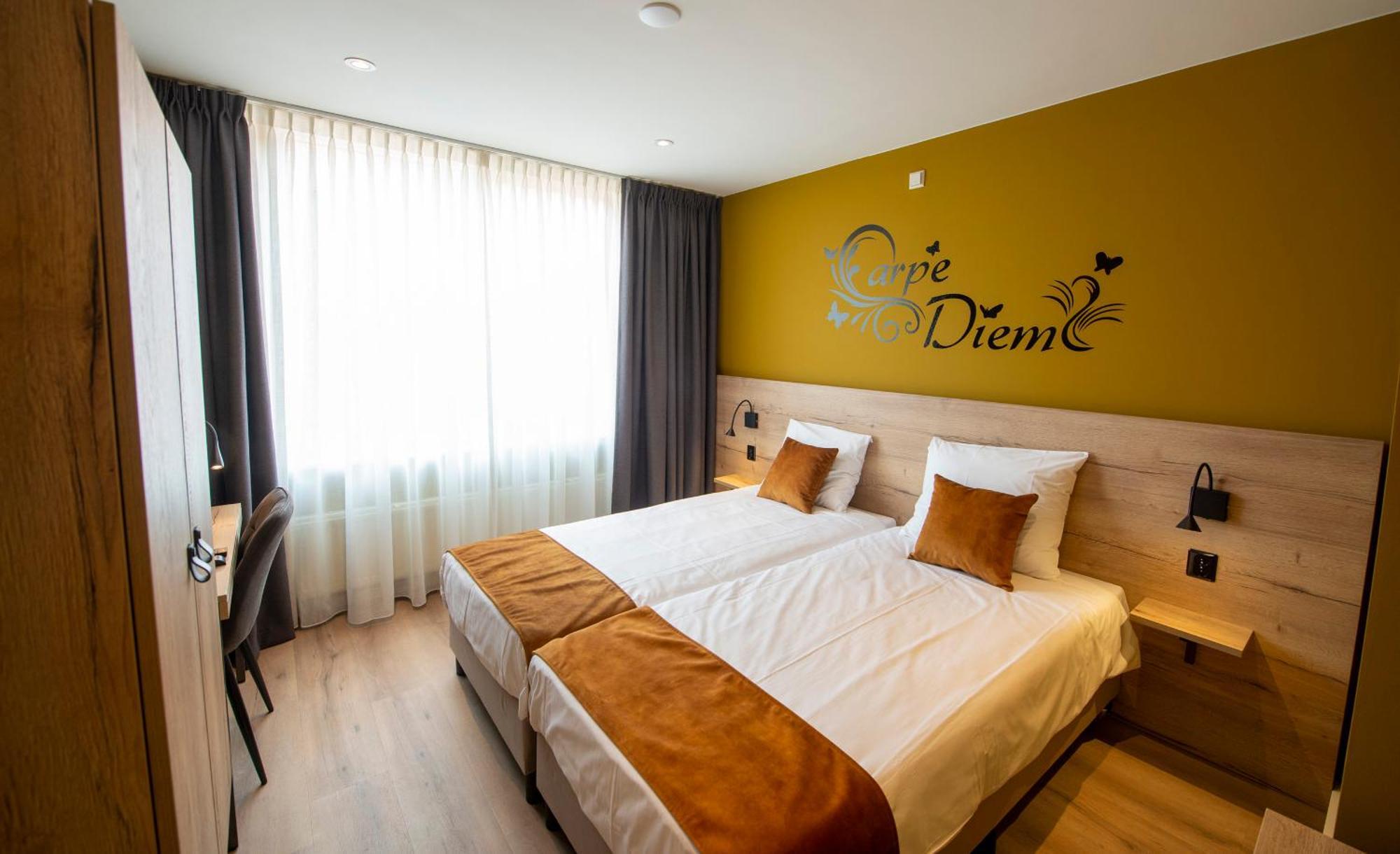 Hotel Onder De Linden Roden Kültér fotó